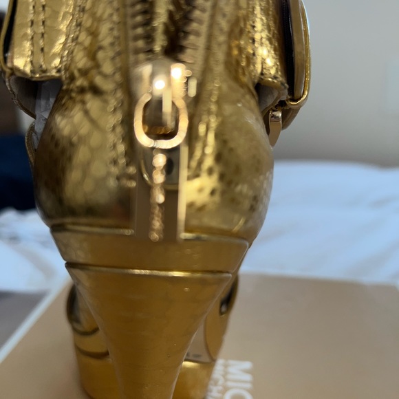 Michael Kors sandals 6 - Picture 7 of 9